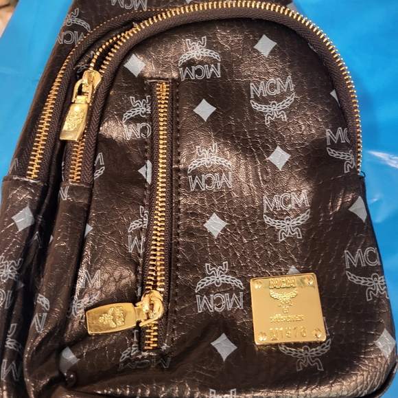MCM Sling Crossbody Bag Vintage with MCM Shopping Bag - Picture 7 of 9